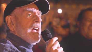 Neil Diamond Surprises Fans in a Rare Appearance at Sold-Out Show